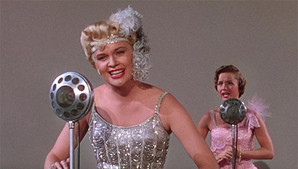 פיתומות מדיה: מ'שיר אשיר בגשם' ועד טיקטוק